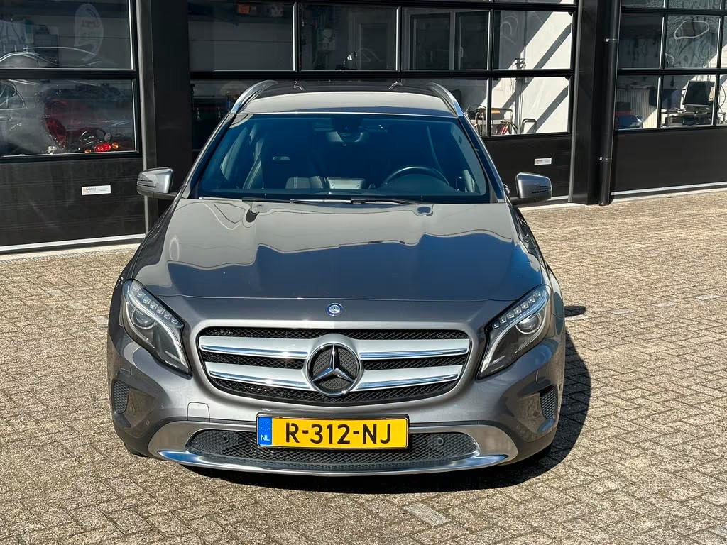 Mercedes-Benz GLA 200 URBAN CLIMA NAVI PDC XENON (Year 2014)