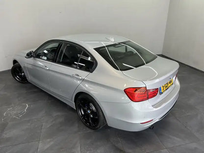 BMW 320 320i EfficientDynamics Edition High Executive